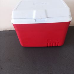 Rubbermaid Cooler