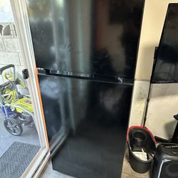 refrigerator top freezer 16.5-17 cu