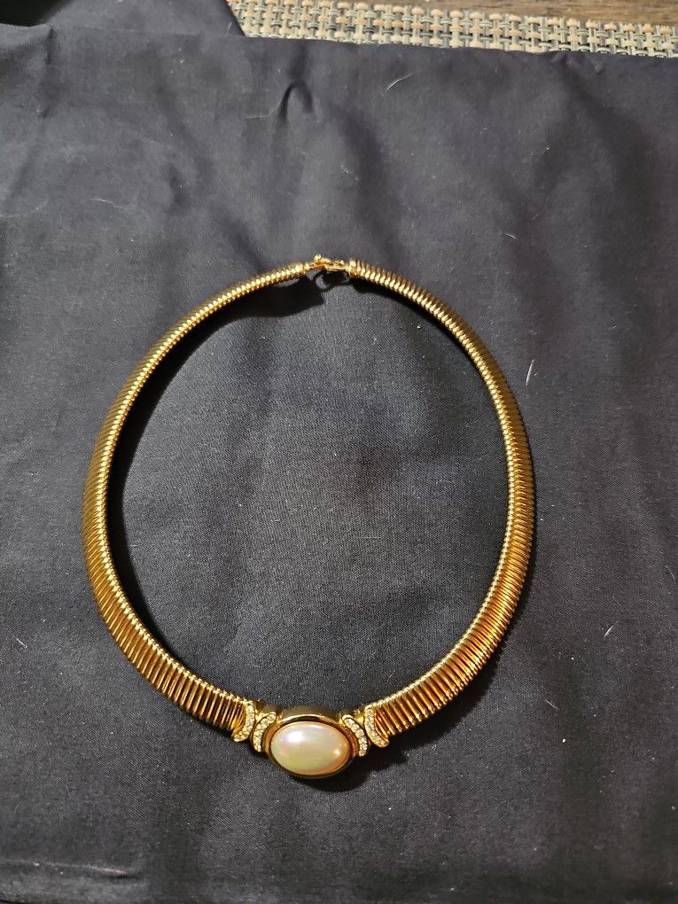Vintage Christian Dior gold-plated.     collar necklace.   