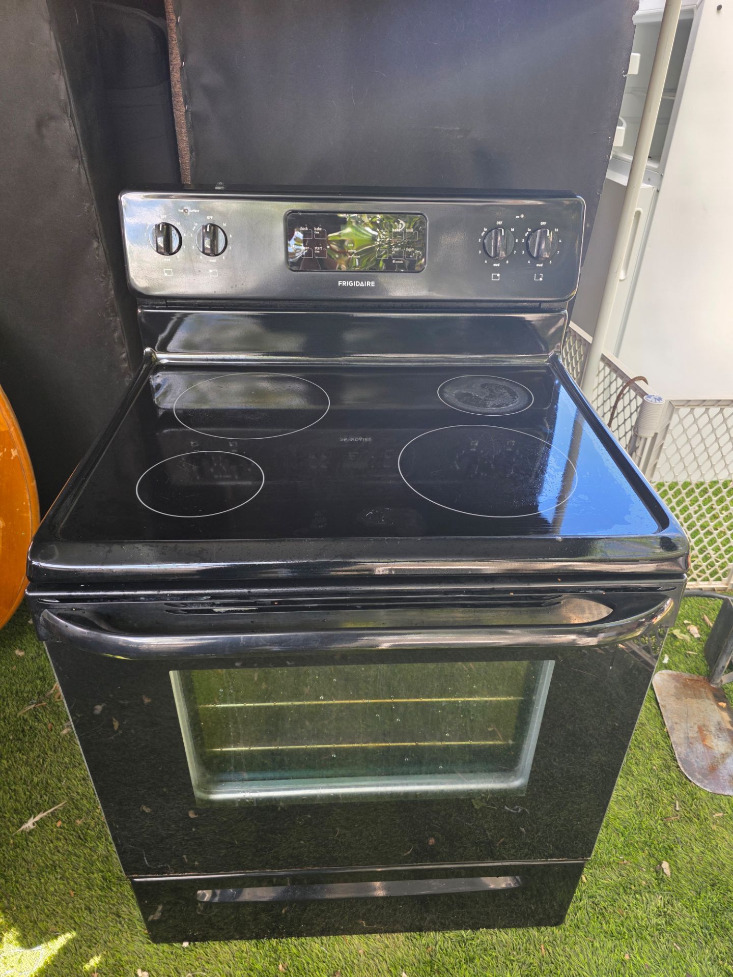 Frigidaire Black Electric Range Stove for Sale in Mesa, AZ - OfferUp