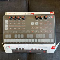 IK Multimedia UNO Synth