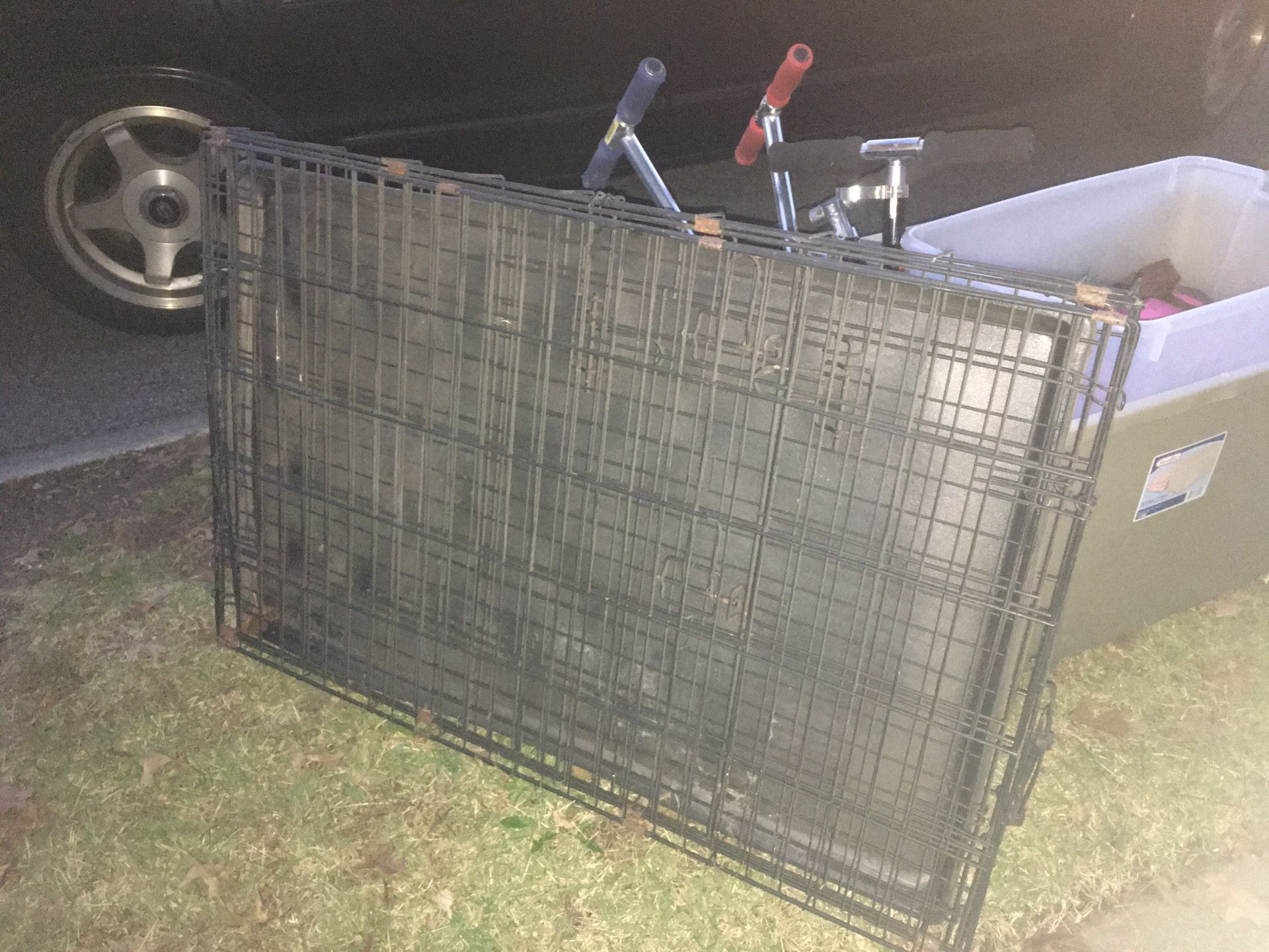 Large pet crate with tray only $75 firm
