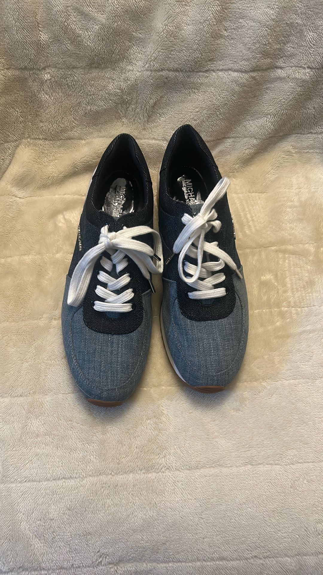 New Michael Kors Sneakers Size 9