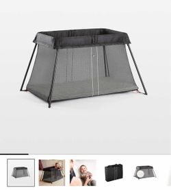 BABYBJÖRN ™ Black Lightweight Travel Crib with Fitted Sheet Bundle Pack