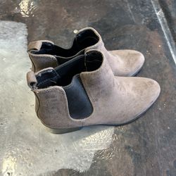 A New Day Brown booties - $10- Size 7.5 - New
