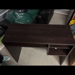 Computer desk