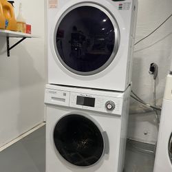 Washer/dryer Combo Like New