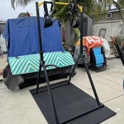 Retractable Pull Up Bar