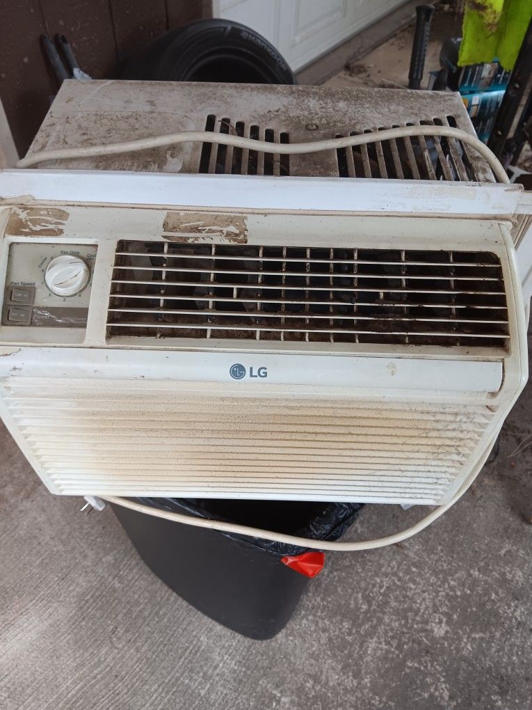 AC.        L G  Window unit