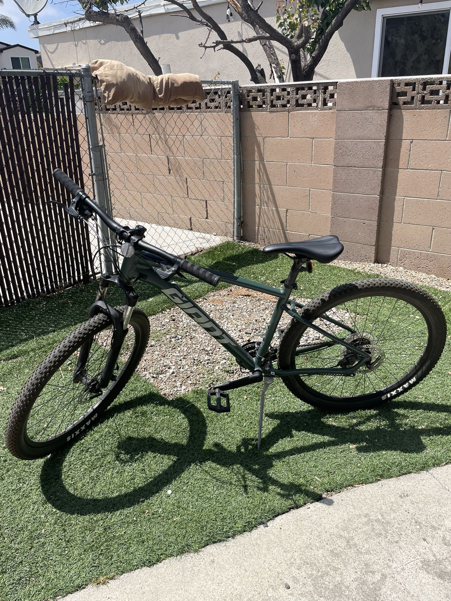 Giant Talon 4 Mountain Bike