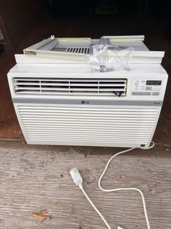 LG 10,000 BTU 115V Window Air Conditioner with Remote