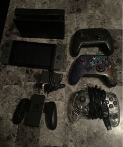 Nintendo Switch x3 Controllers+ all Accessories