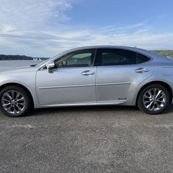 2013 Lexus ES 300h