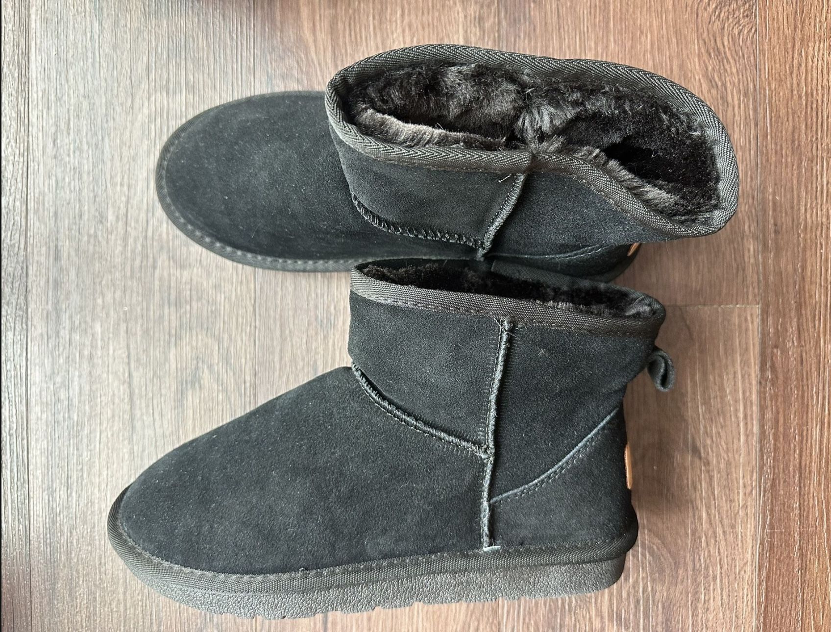 New Woman’s Winter Boots, Size 10