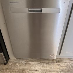 Whirlpool Dishwasher 