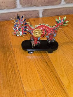 Dragon with stand