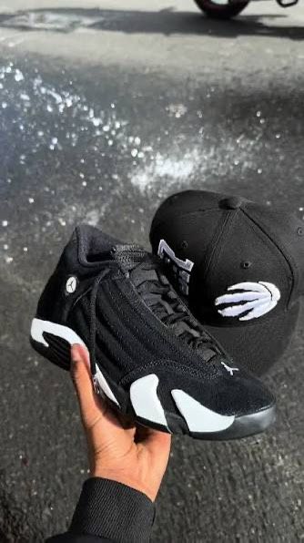 Jordan 14 Black/white