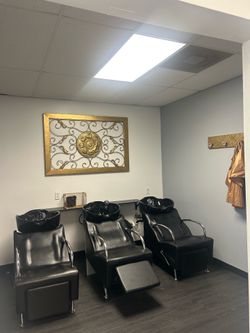 SALON  CAYMAN SHAMPOO UNITS   LIKE NEW‼️ FIRST COME GET IT‼️