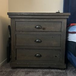 Full 4 Piece bedroom Set 