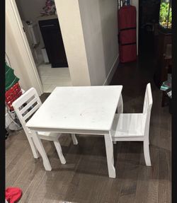 Pottery Barn Kids Toddler Table With 2 Chairs—solid Wood!