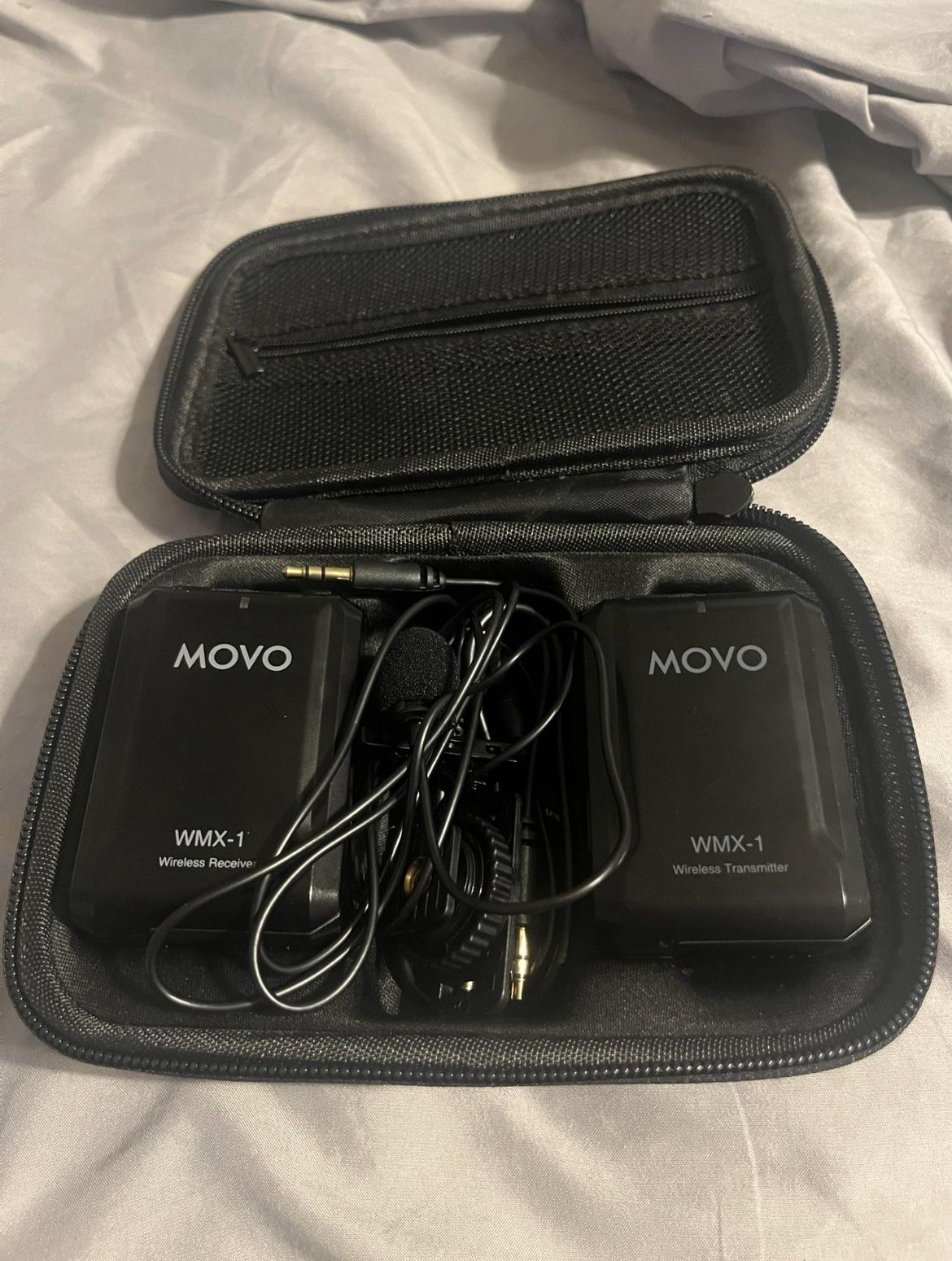 🎤 Movo WMX-1 2.4GHz Wireless Lavalier Microphone System Compatible with DSLR Cameras, Camcorders, iPhone, Android Smartphones, and Tablets