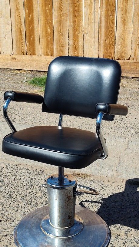 💲20 Barber's Chair