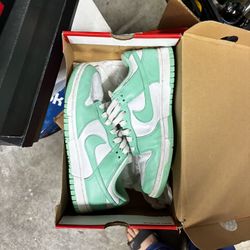 Dunks An Jordan Mid Familia Size 8.5 