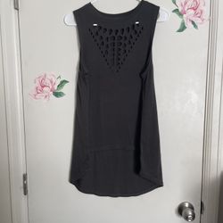 New Women’s Top Size Medium 