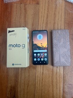 Motorola android phone 128Gb with case unlocked