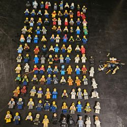 126 Lego Minifigs 
