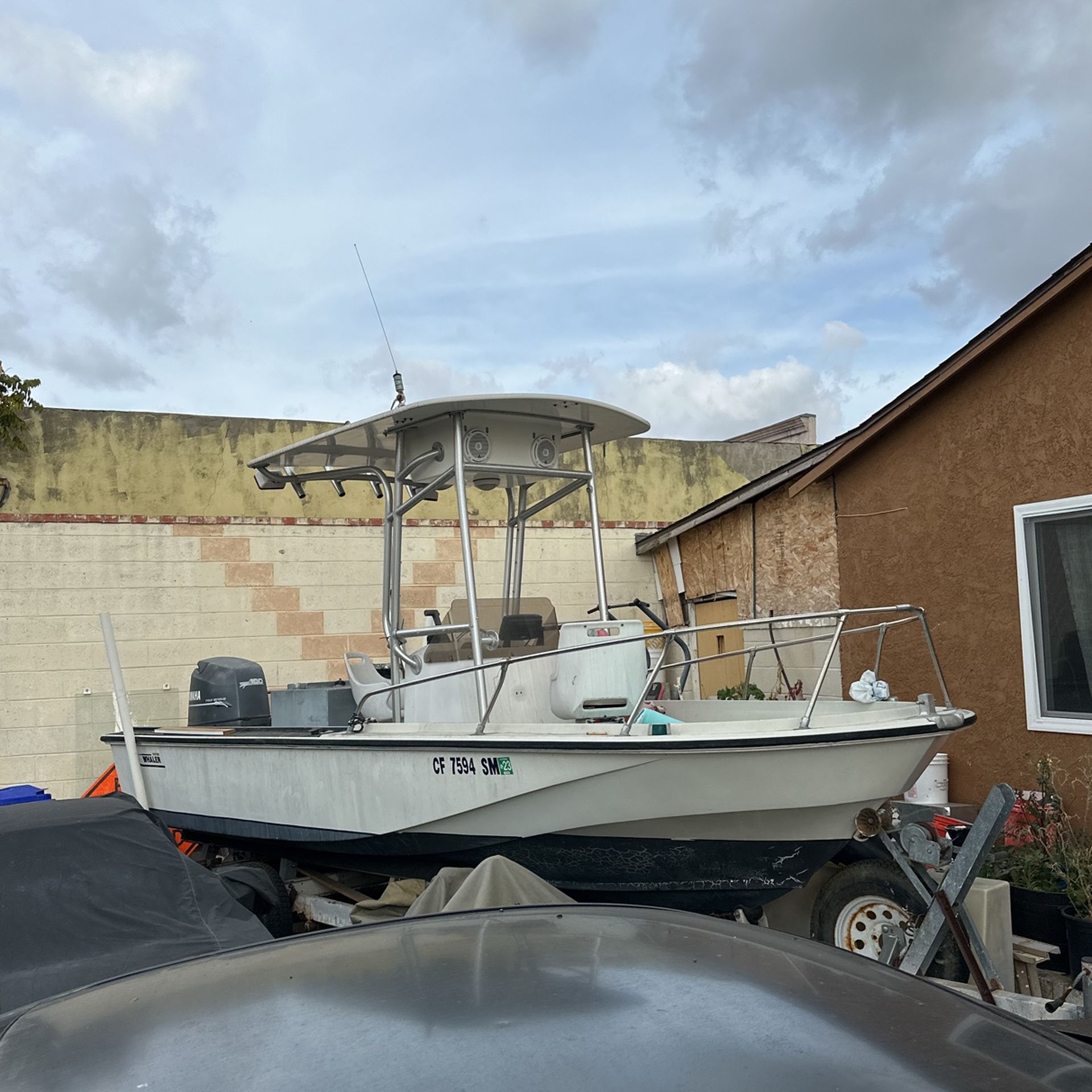 1998 11k u wouldn’t c anther one like this with T-top with 100hp Yamaha I don’t know the year off the motor but I know just rebuild running good… Boston whales