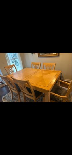 Dining table and 6 chairs