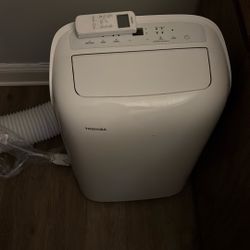 Toshiba PD0811CRU, 8,000 BTU, 6,000 SACC 115-Volt Portable Air Conditioner and Dehumidifier with Remote