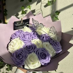 18 Rose Bouquet 