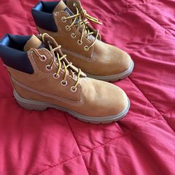 Zapatos para niño, size 12/5 ah muy buen precio$35