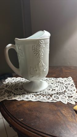 Vintage Indiana Glass 64 Ounce Milk, Glass Colony Harvest Grapes Water Pitcher