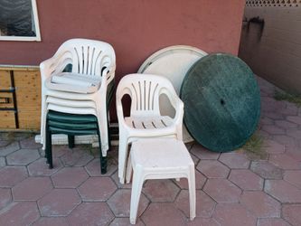 Tables and chairs of plastic