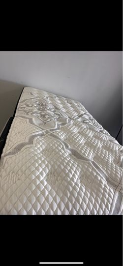 Twin mattress
