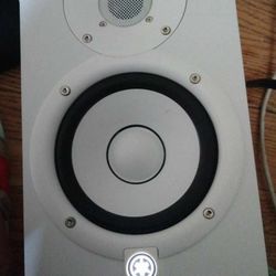 Speaker Yamaha HS5 