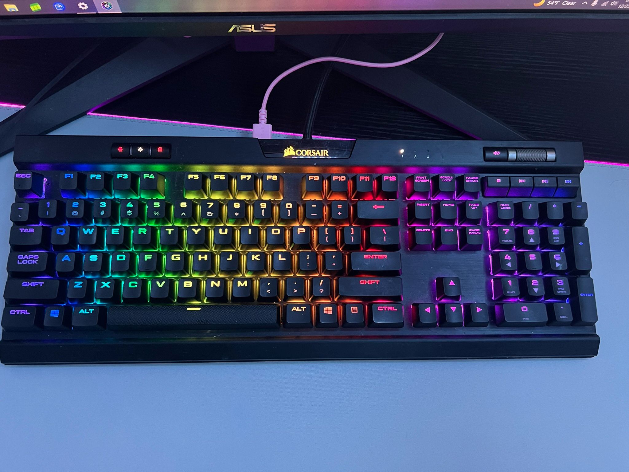 CORSAIR K95 KEYBOARD