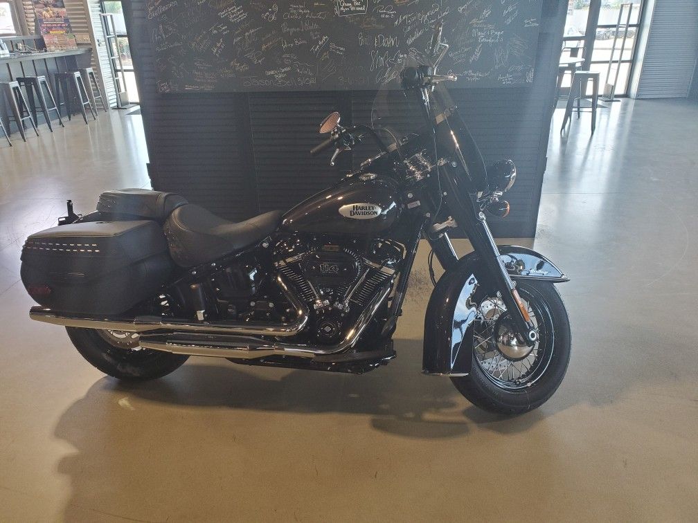 2021 Harley Davidson FLHCS Heritage Classic