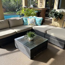 6pc. Wicker Patio Set.