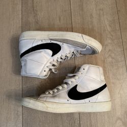 Nike Blazer Mid ’77 size 8
