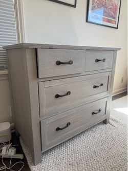 Pottery Barn, stratton 4 drawer dresser, in brushed fog