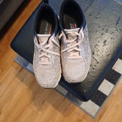 Sketchers Cooled Memory Foam