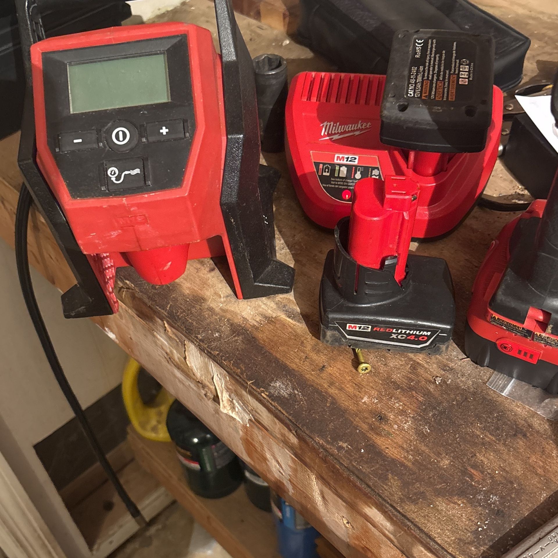 Milwaukee M12 Tire Inflator And Batteries +charger