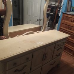 Dresser & Mirror 