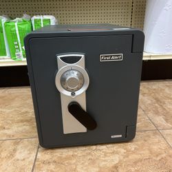 FIRST ALERT 208F WATERPROOF SAFE