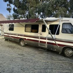 1995 Pinnacle RV 35’