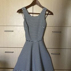 Dress By Guess